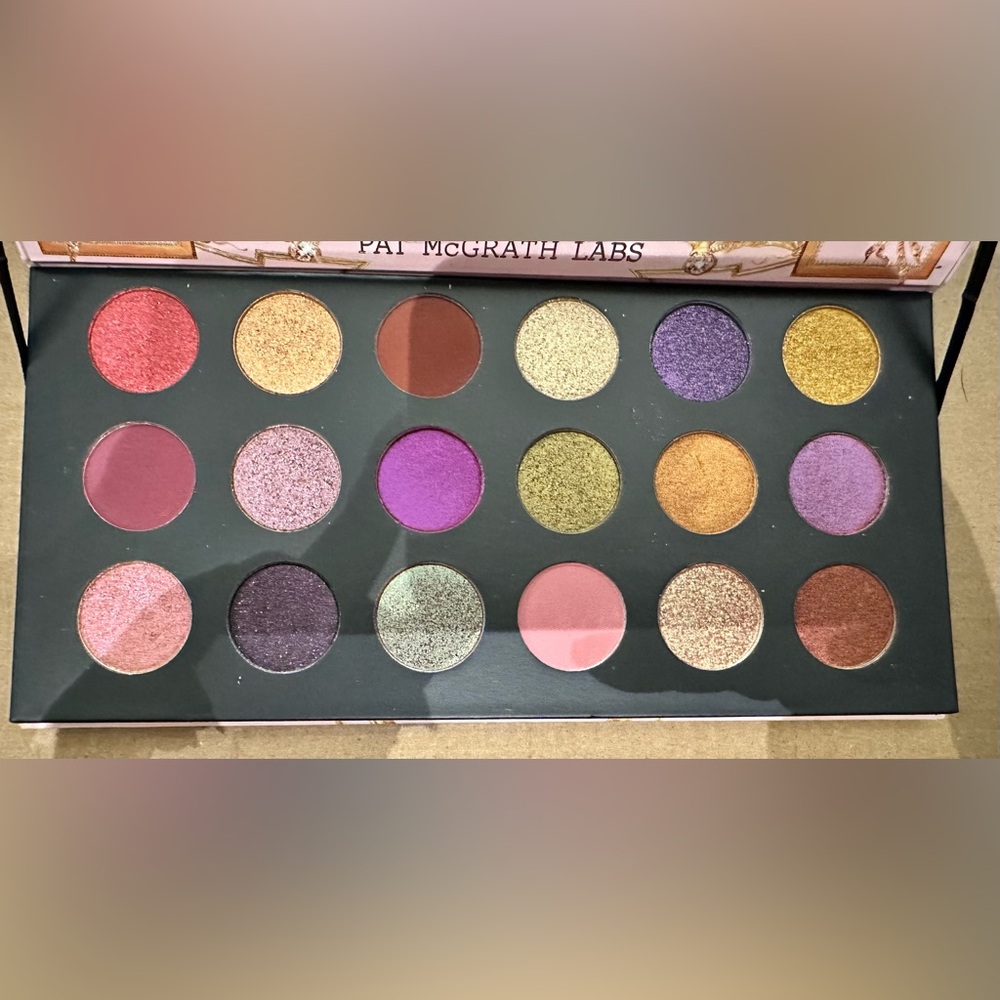 PAT MCGRATH LABS MTHRSHP MEGA CELESTIAL DIVINITY EYE SHADOW PALETTE